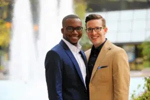 mariage gay entre célibataires lgbt rencontré en ligne