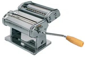 machine à pâtes avec manivelle